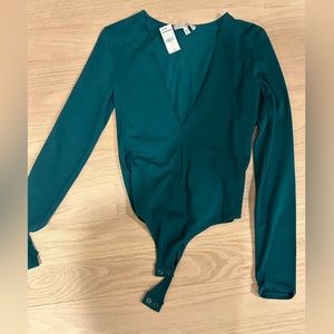 Express | deep V top | NWT | sz S